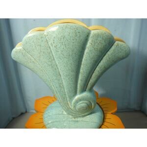 Vtg 7.5" Red Wing 889 Ceramic Fan Vase